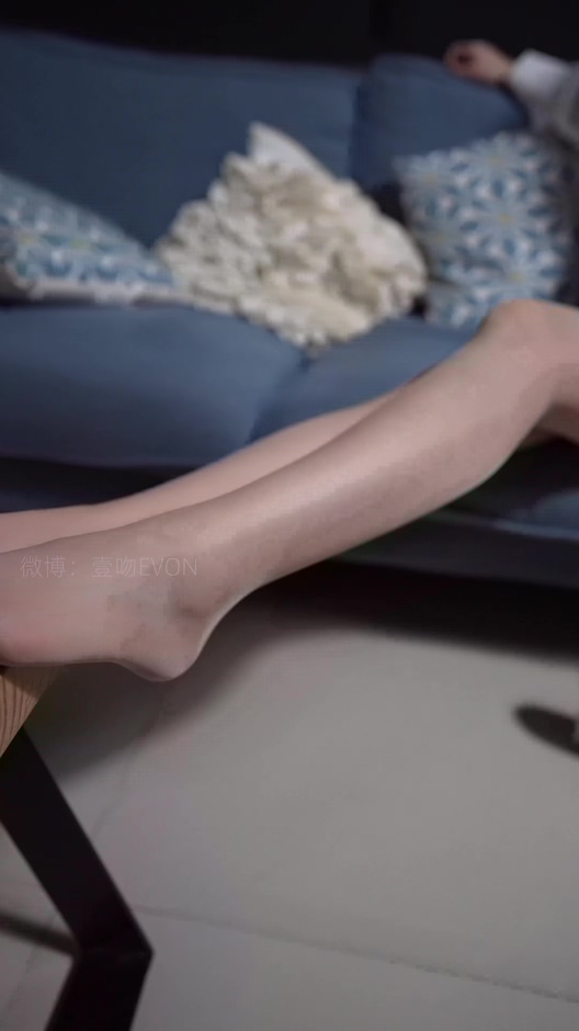 图片[2]-kittyWawa袜小喵 视频 KT190-日更街拍