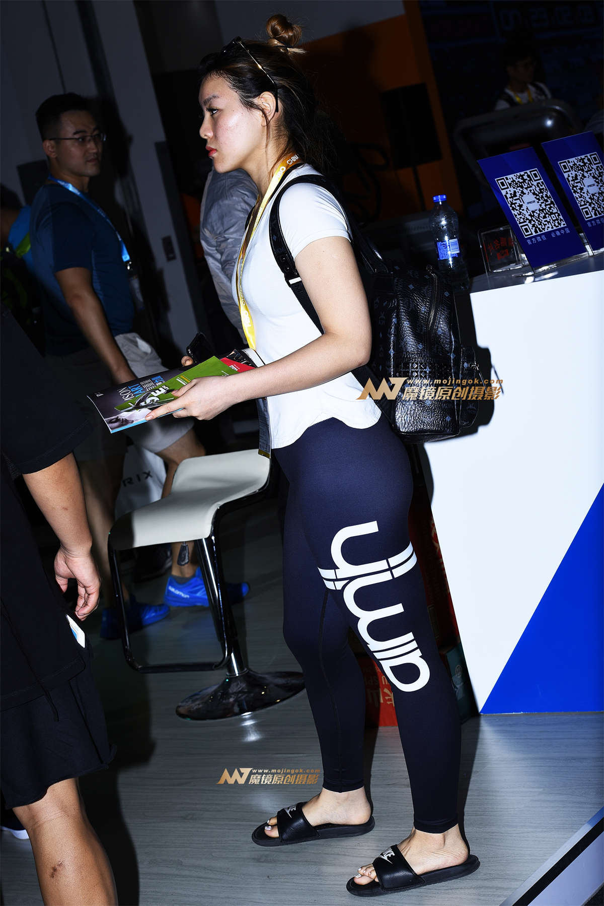 肉感紧身裤-日更街拍