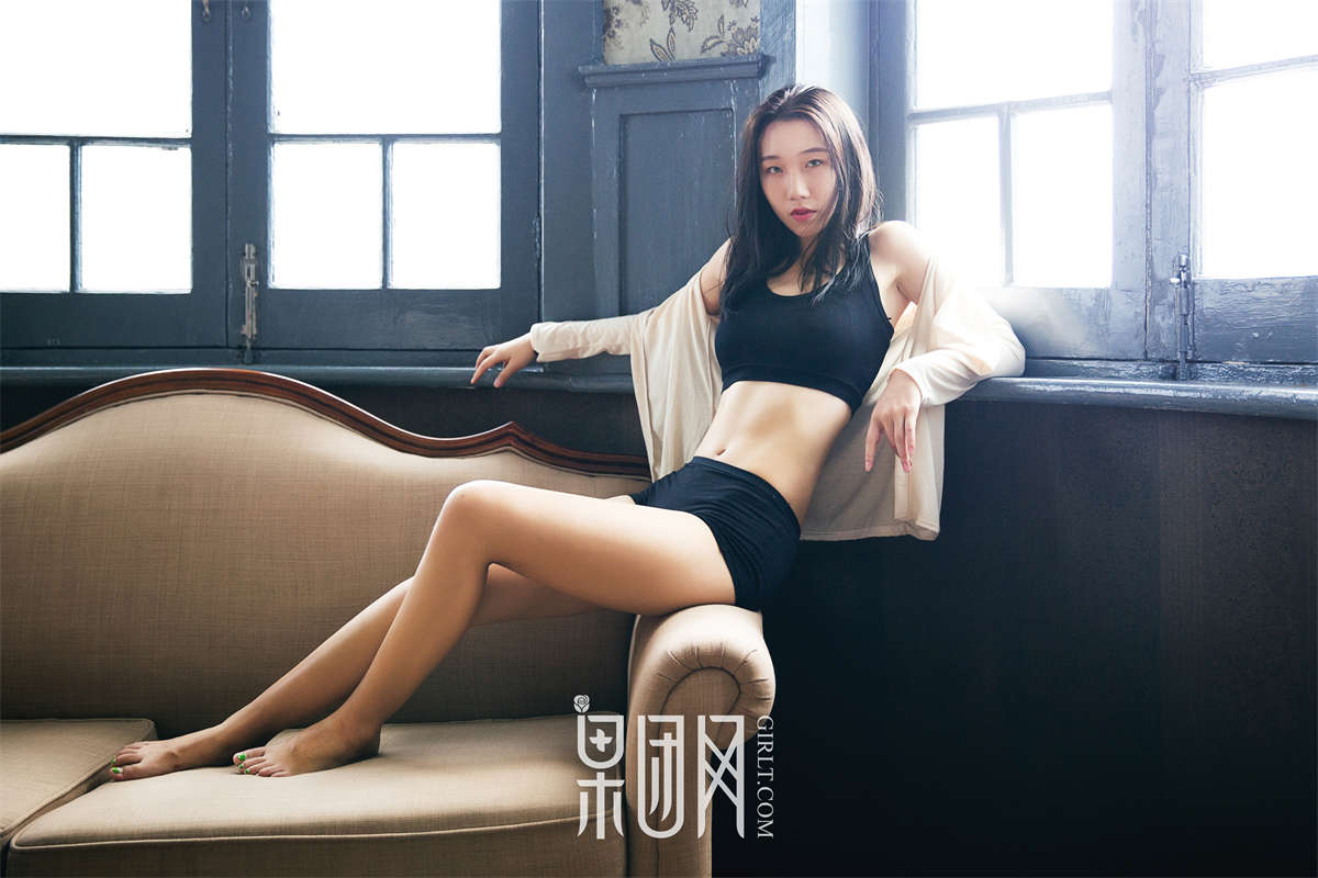 图片[2]-Girlt果团网 投稿作品 NO.021 女博士大尺度演绎-日更街拍