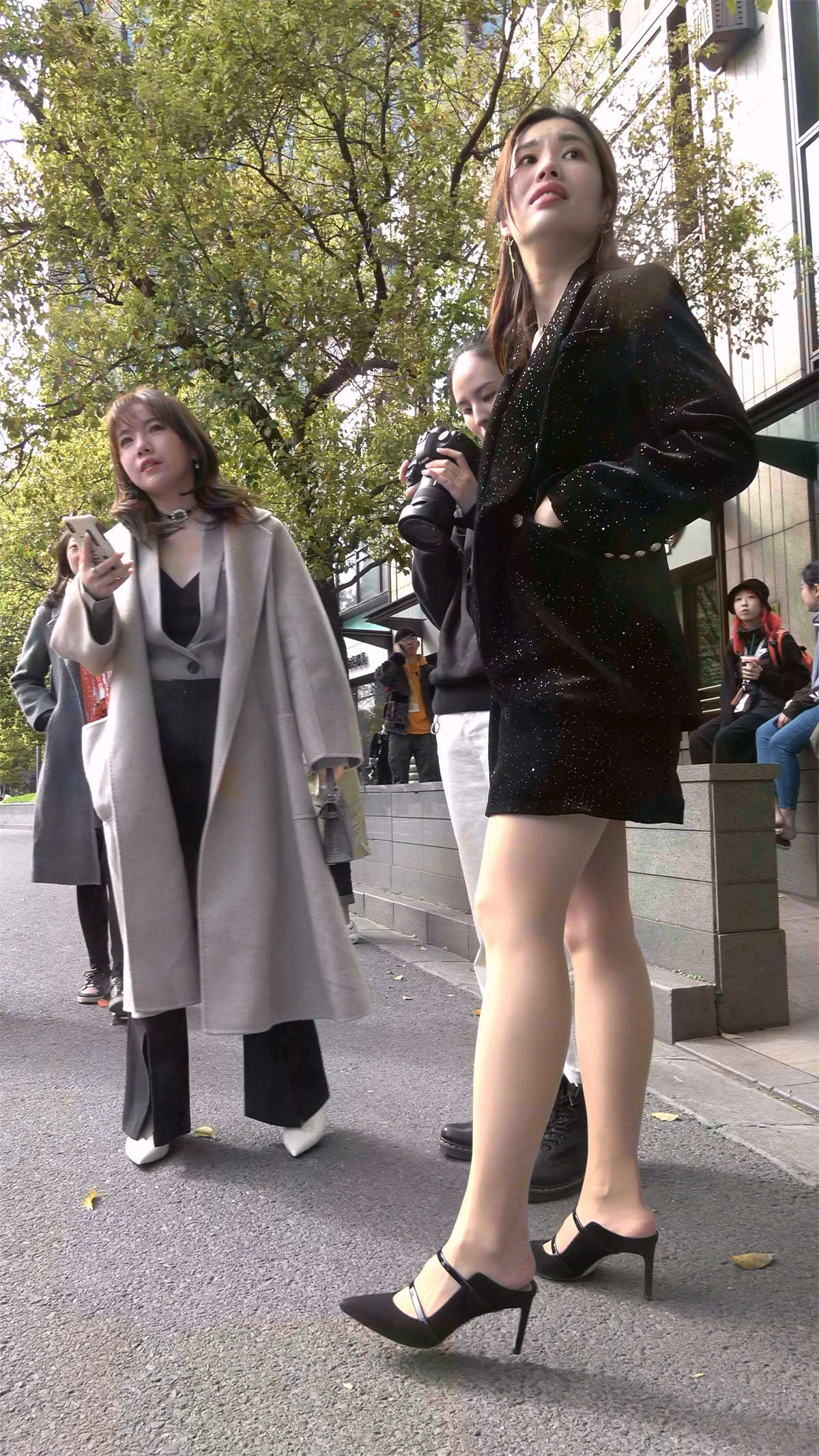 图片[2]-高贵气质丝袜美腿成熟美女-日更街拍