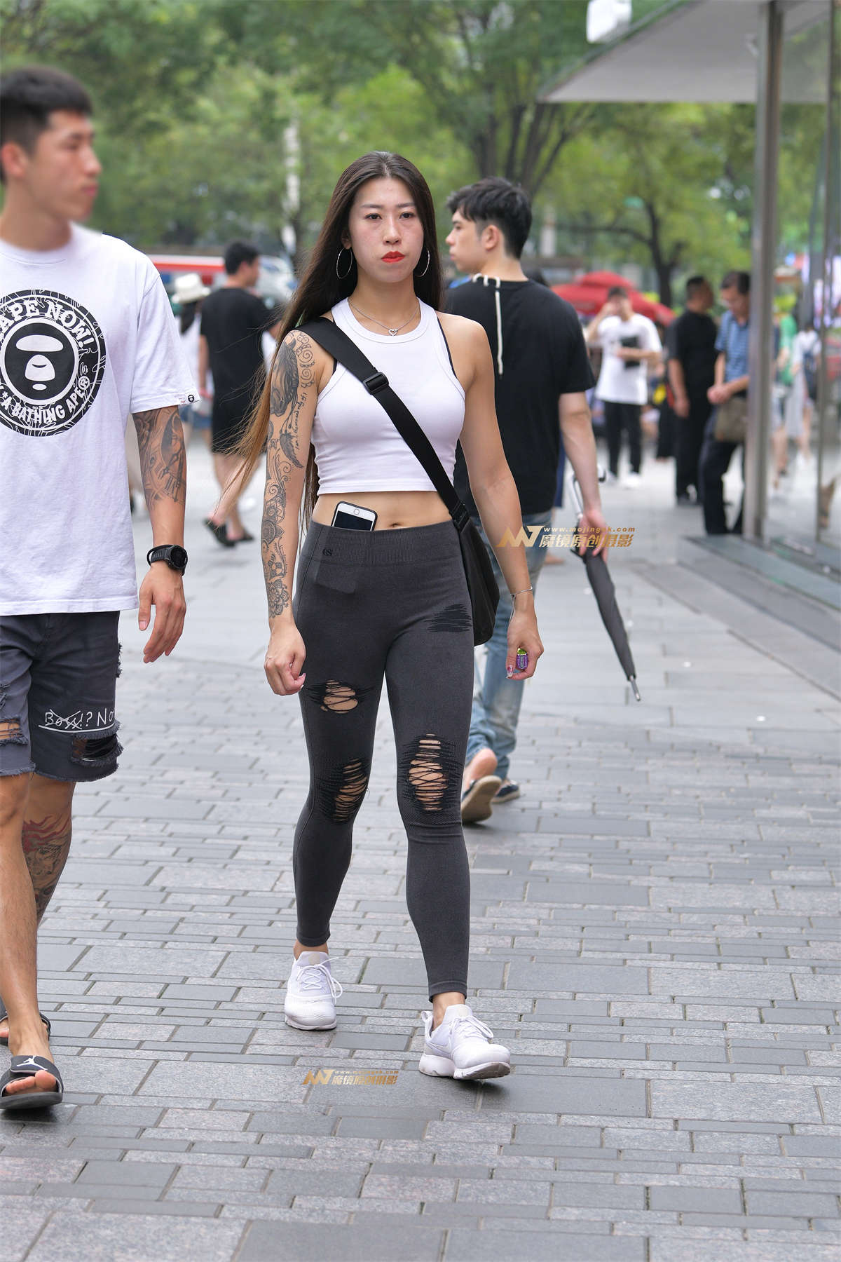 【红石赛帖】超酷紧身裤美女-日更街拍