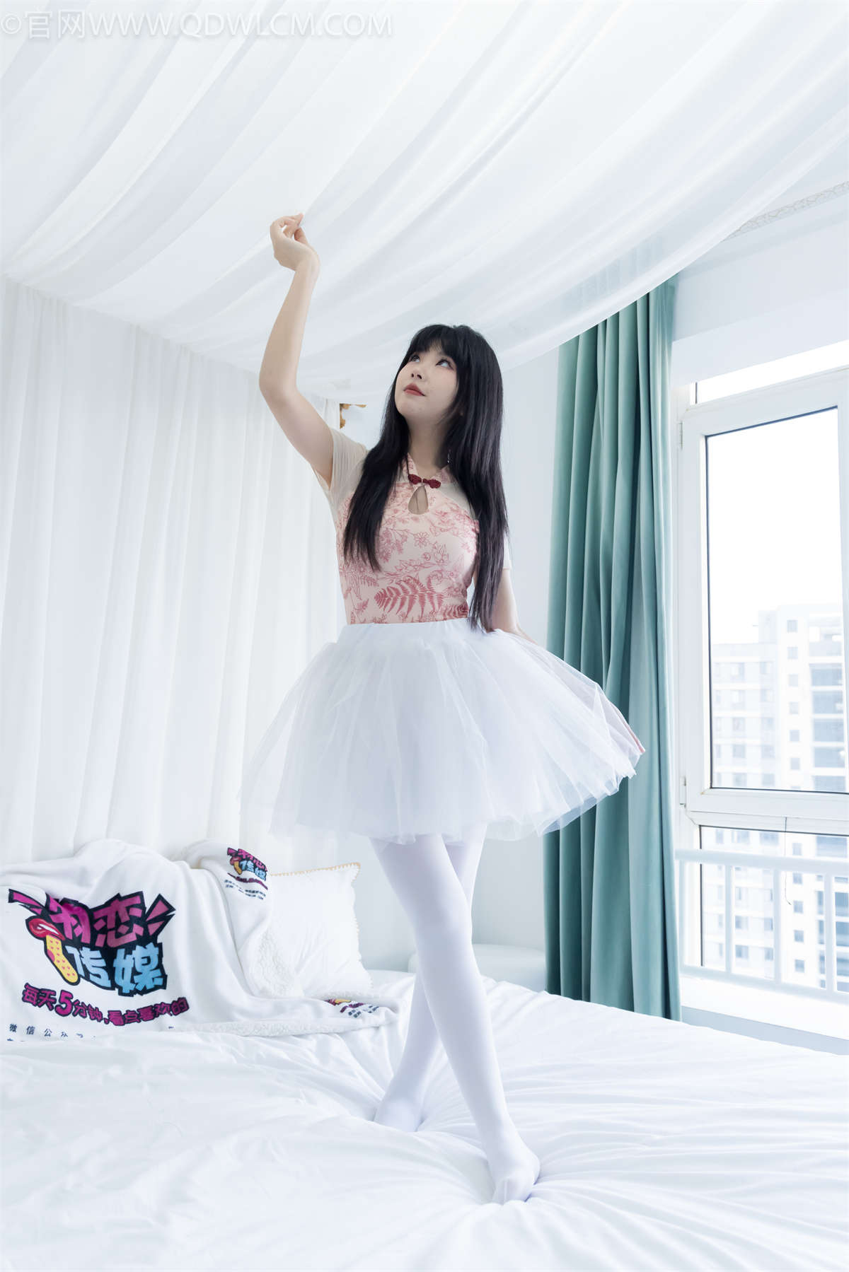 物恋传媒 NO.2263 米米-低跟鞋、厚白丝（盲盒2）-日更街拍