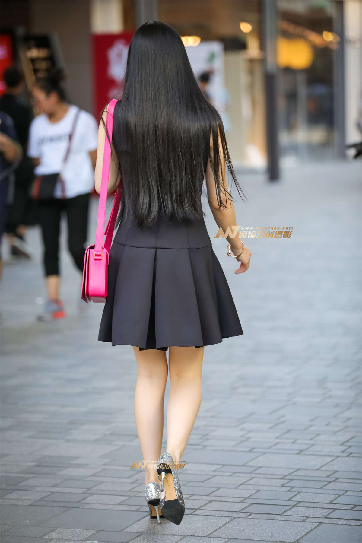 图片[2]-端庄优雅 气质不凡的漂亮姐姐-日更街拍