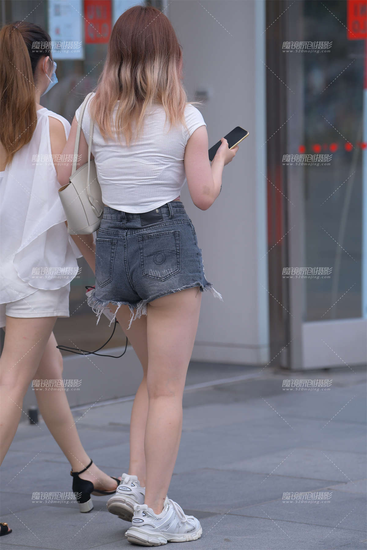 图片[2]-【红石赛贴】性感热裤美女-日更街拍