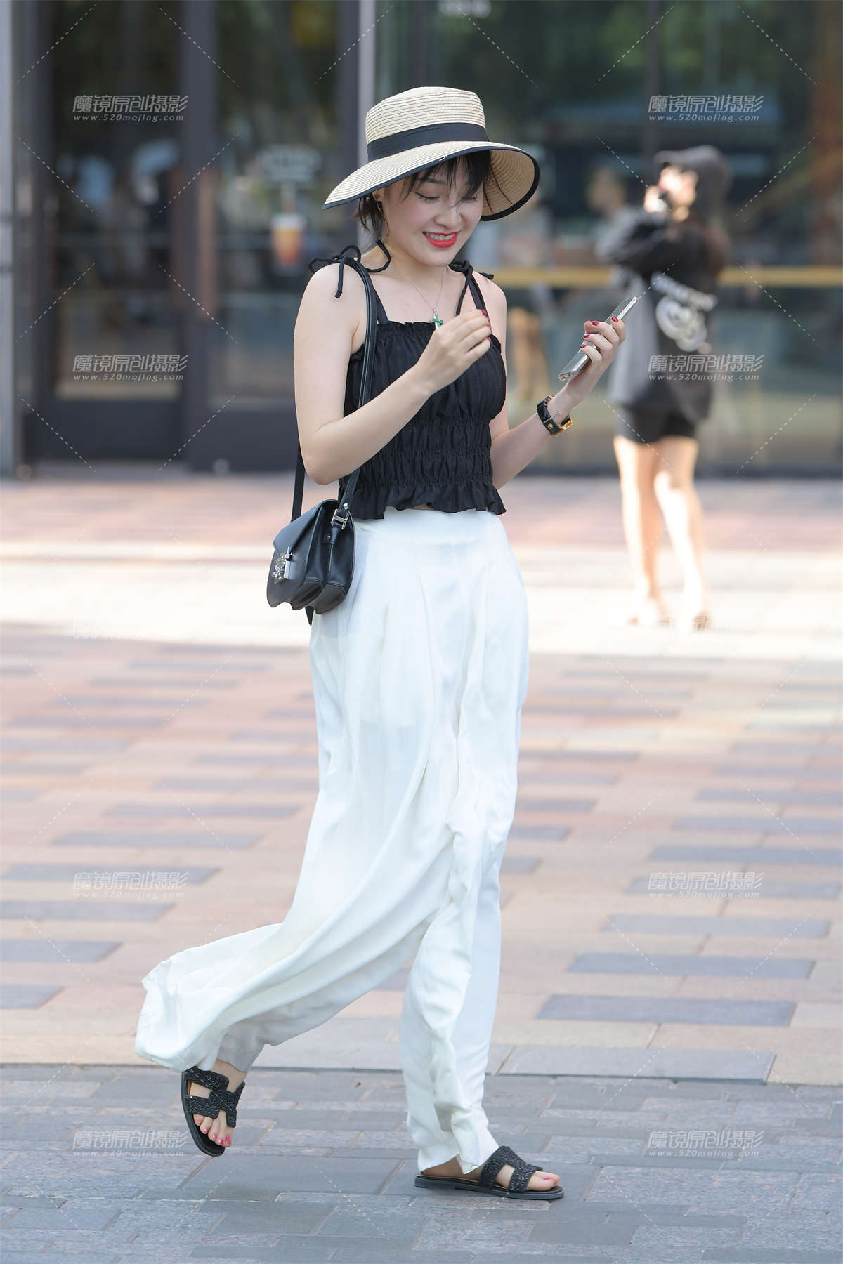 【红石赛帖】笑容很甜的美女-日更街拍