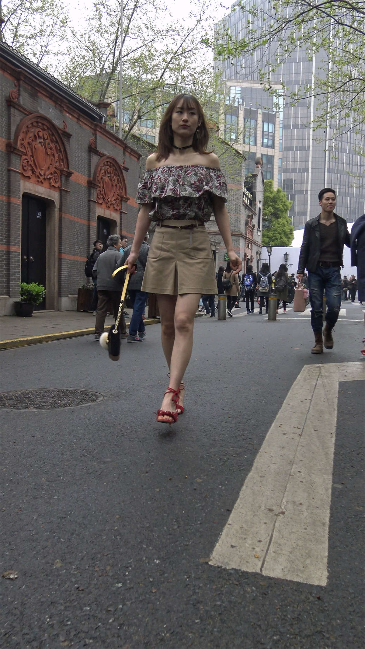 图片[2]-凉高跟性感美腿姐妹-日更街拍