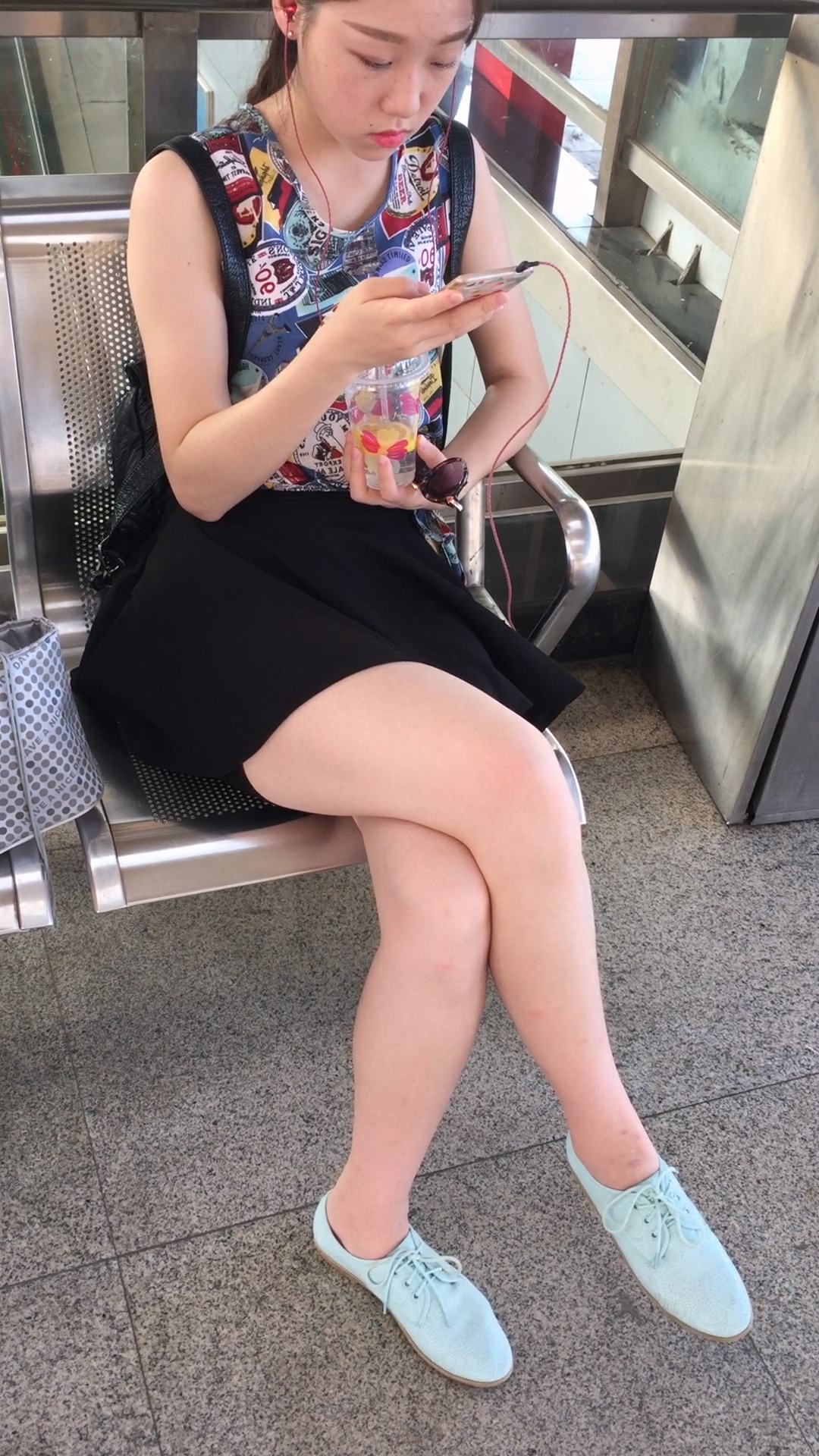 图片[2]-街拍长腿MM-日更街拍