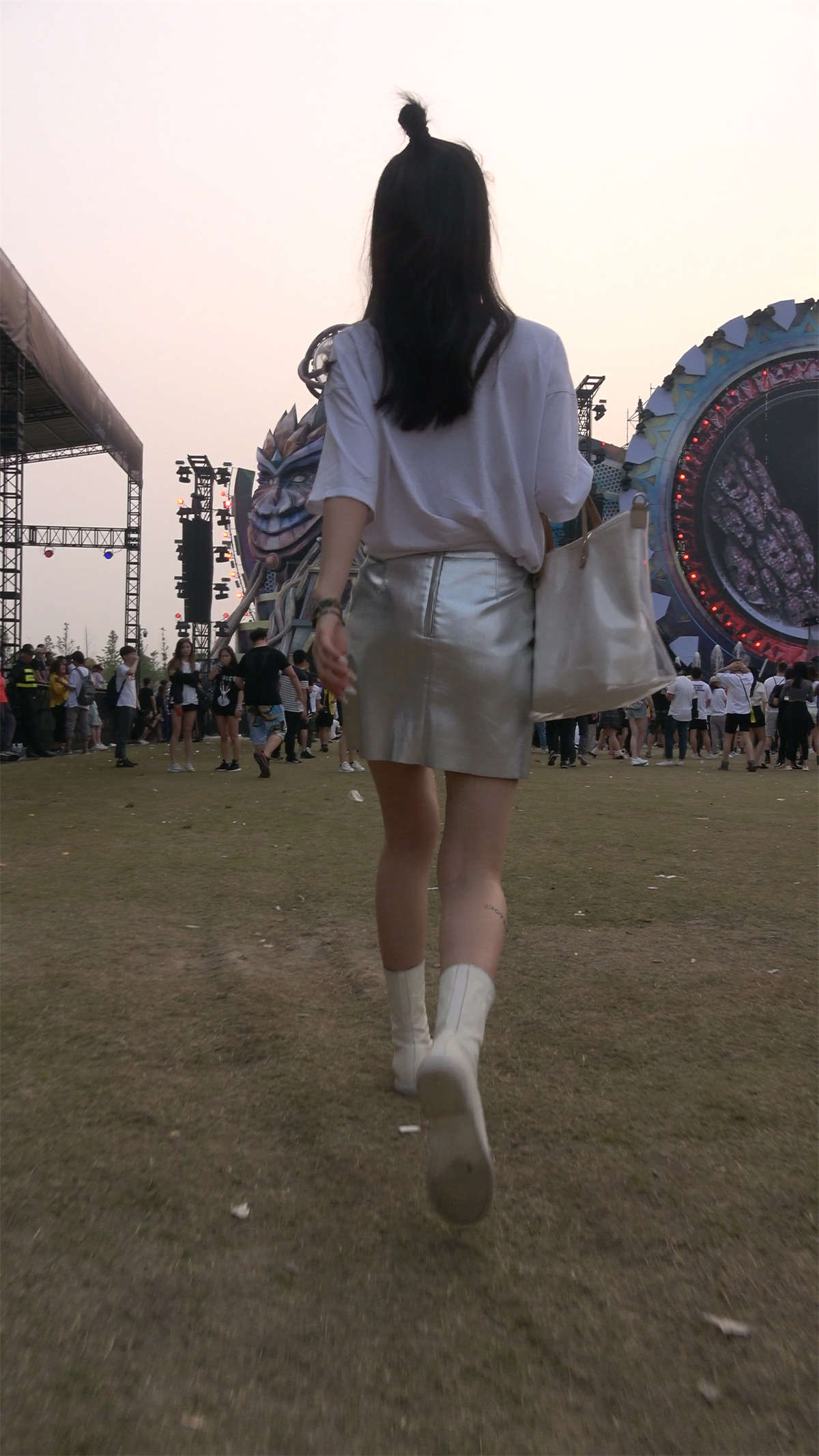 图片[2]-天生丽质好身材包臀裙小清新女神姐姐-日更街拍