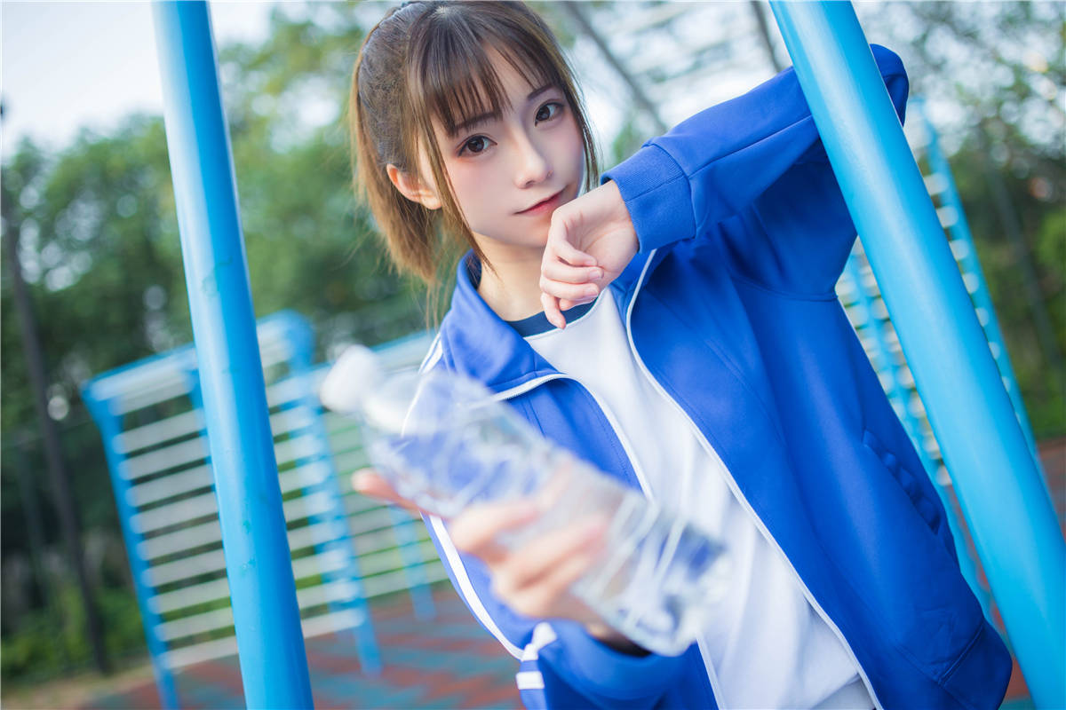 动漫Cos博主-绮太郎Kitaro 运动服女孩4-日更街拍