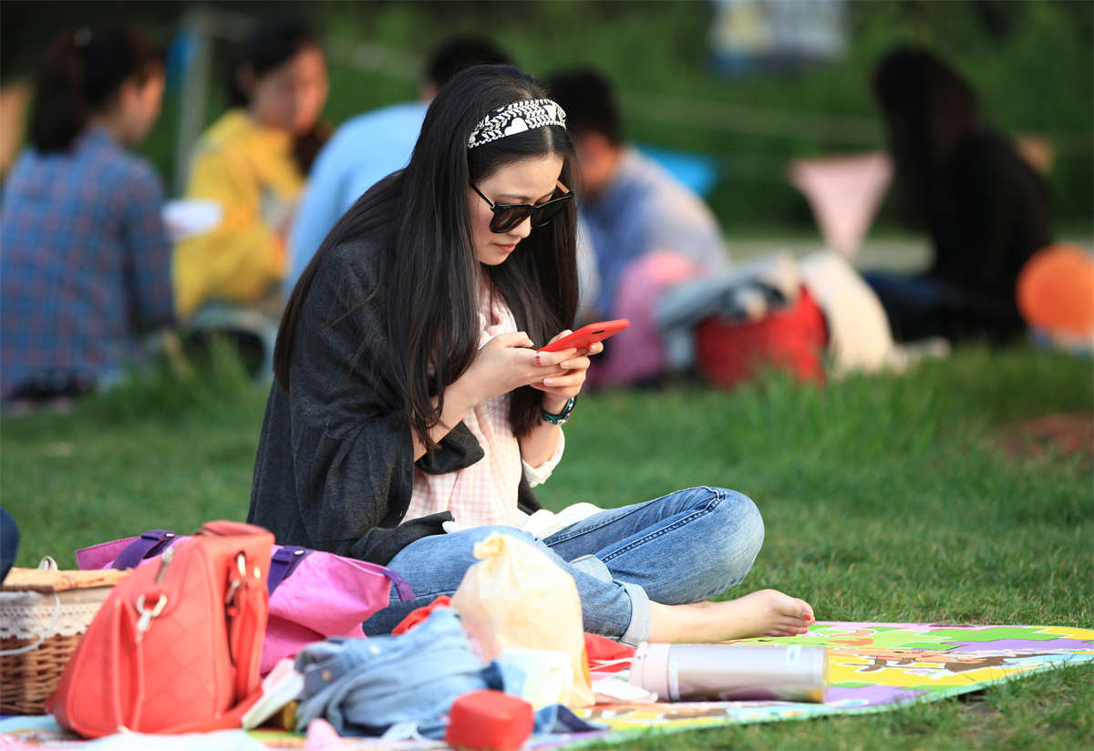 图片[2]-踏青公园街拍系列No.935 有貌美如花也有异域风情 八-日更街拍