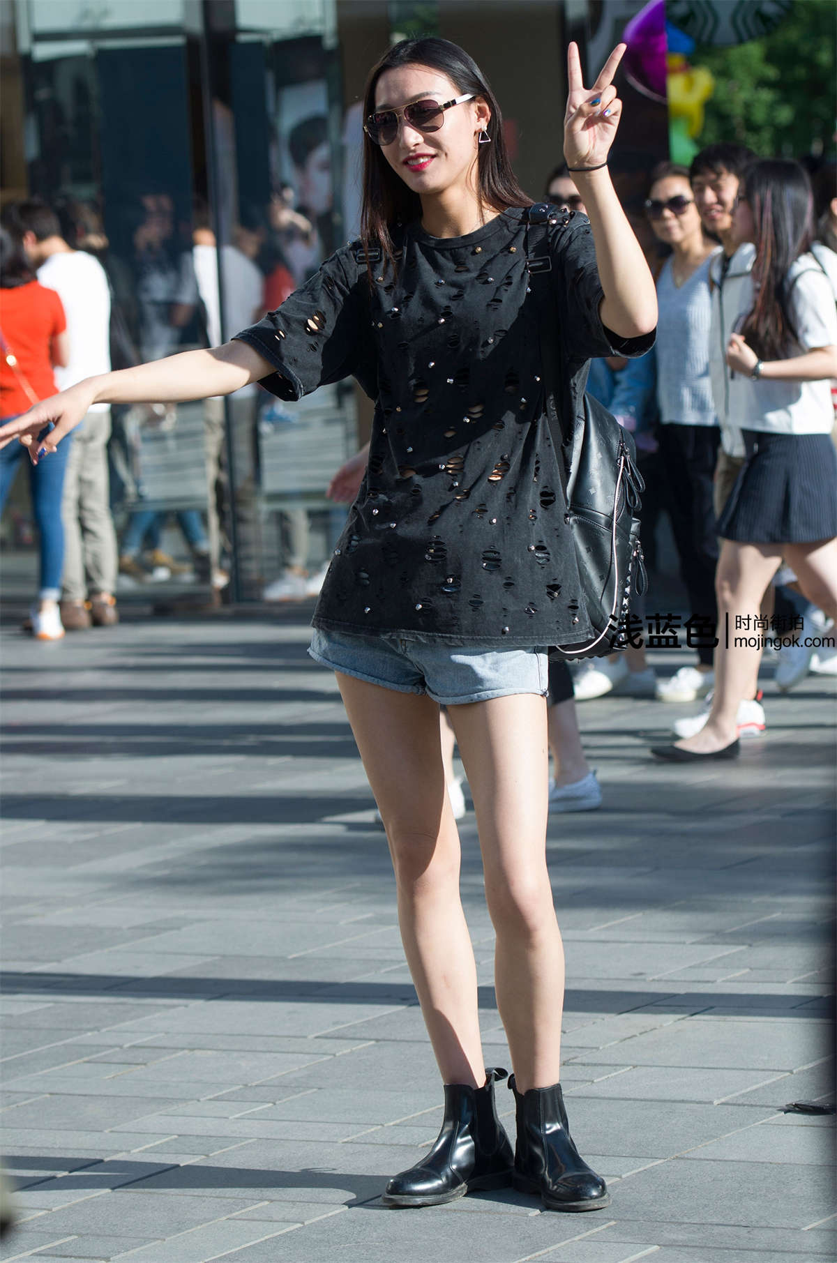 短裤短靴 高挑美女（15p）-日更街拍