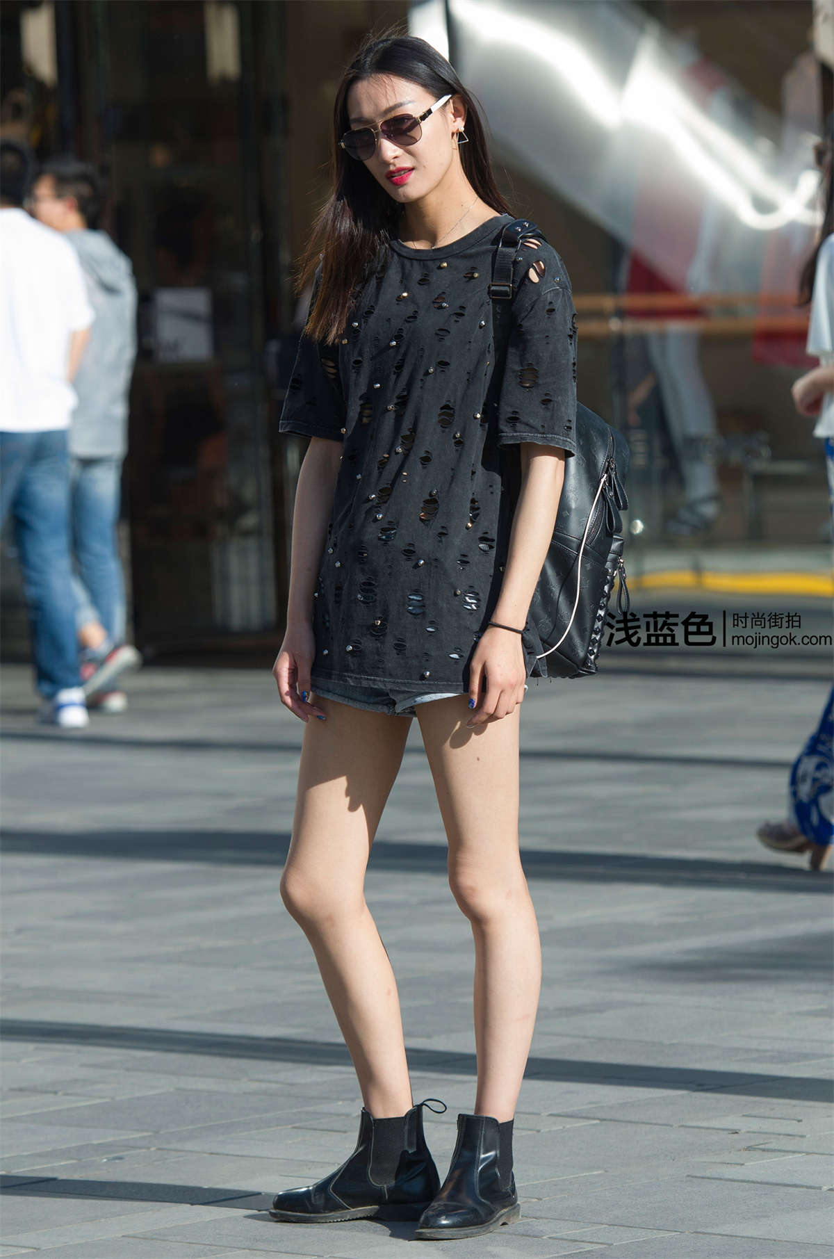 图片[2]-短裤短靴 高挑美女（15p）-日更街拍