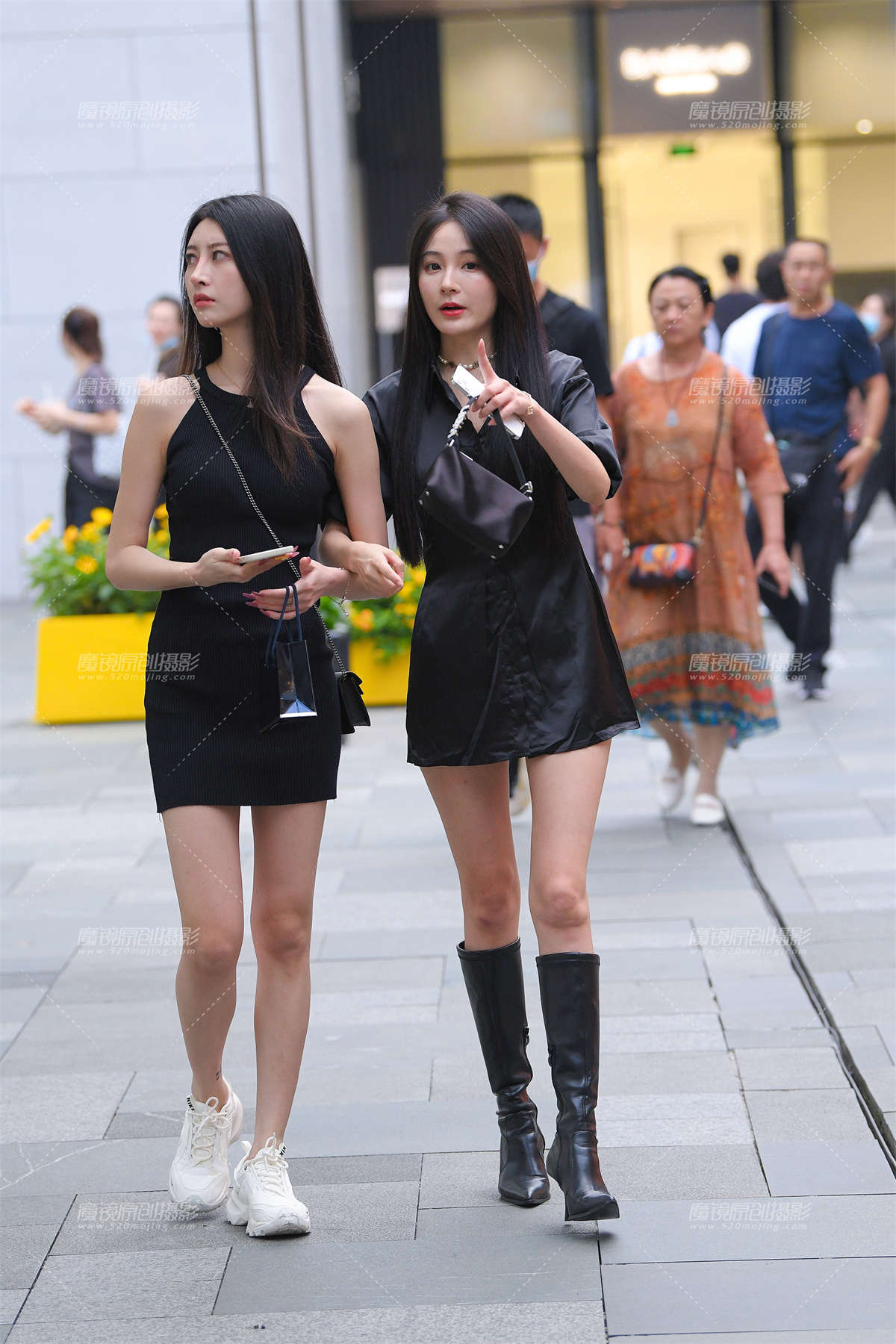 美腿闺蜜-日更街拍