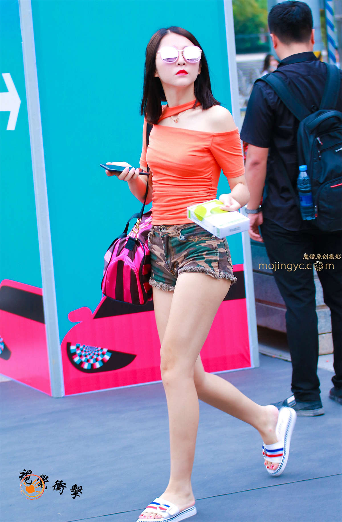 时尚迷彩热裤 月牙 美女一枚-日更街拍