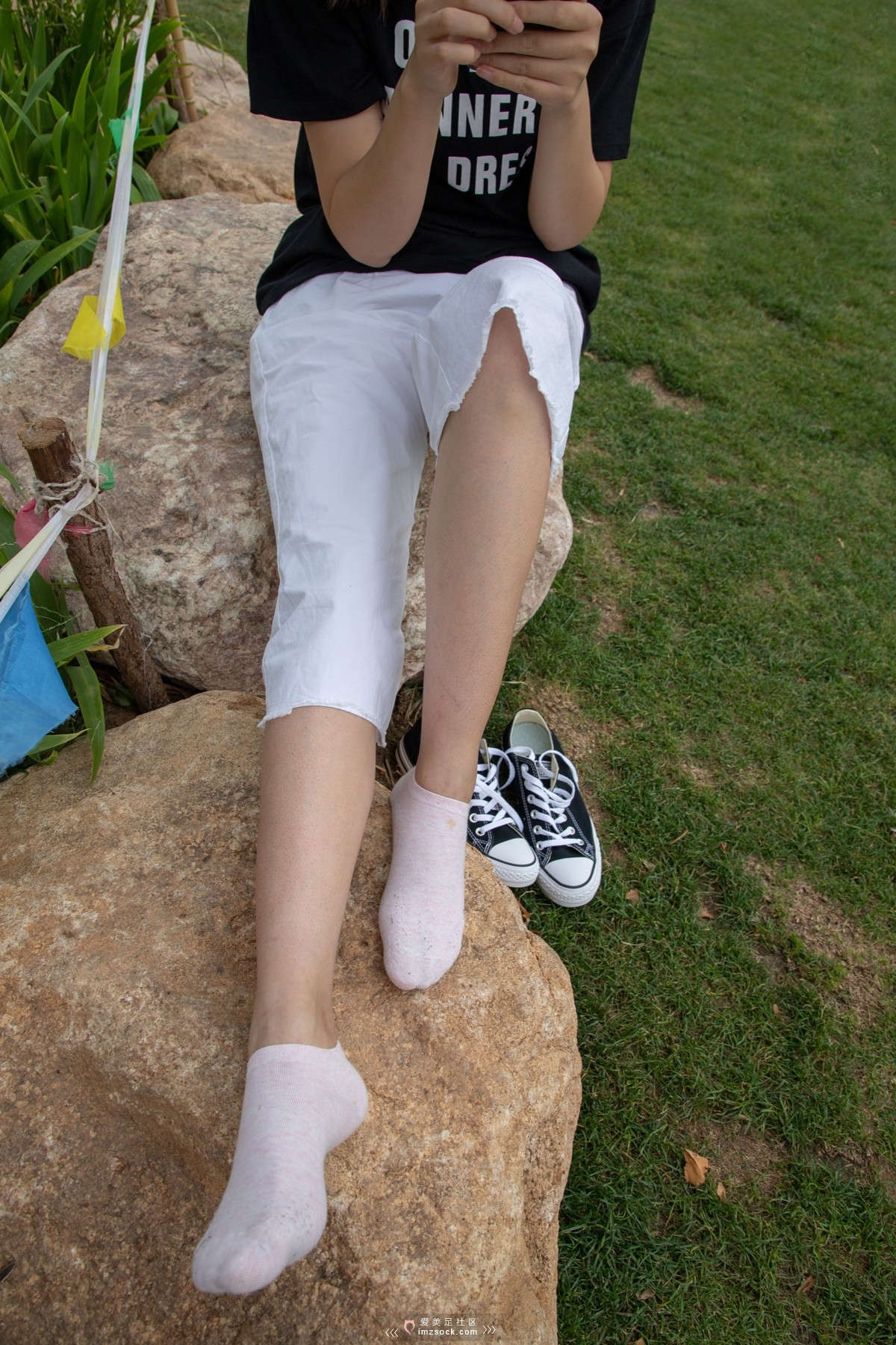 图片[2]-MZSOCK-2018 No.127 菲菲 白色短裤棉袜裸足-日更街拍