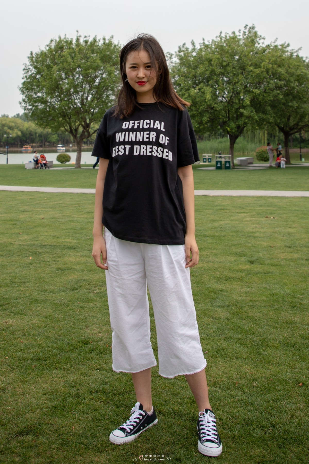 MZSOCK-2018 No.128 菲菲 白色短裤配黑色帆布鞋-日更街拍