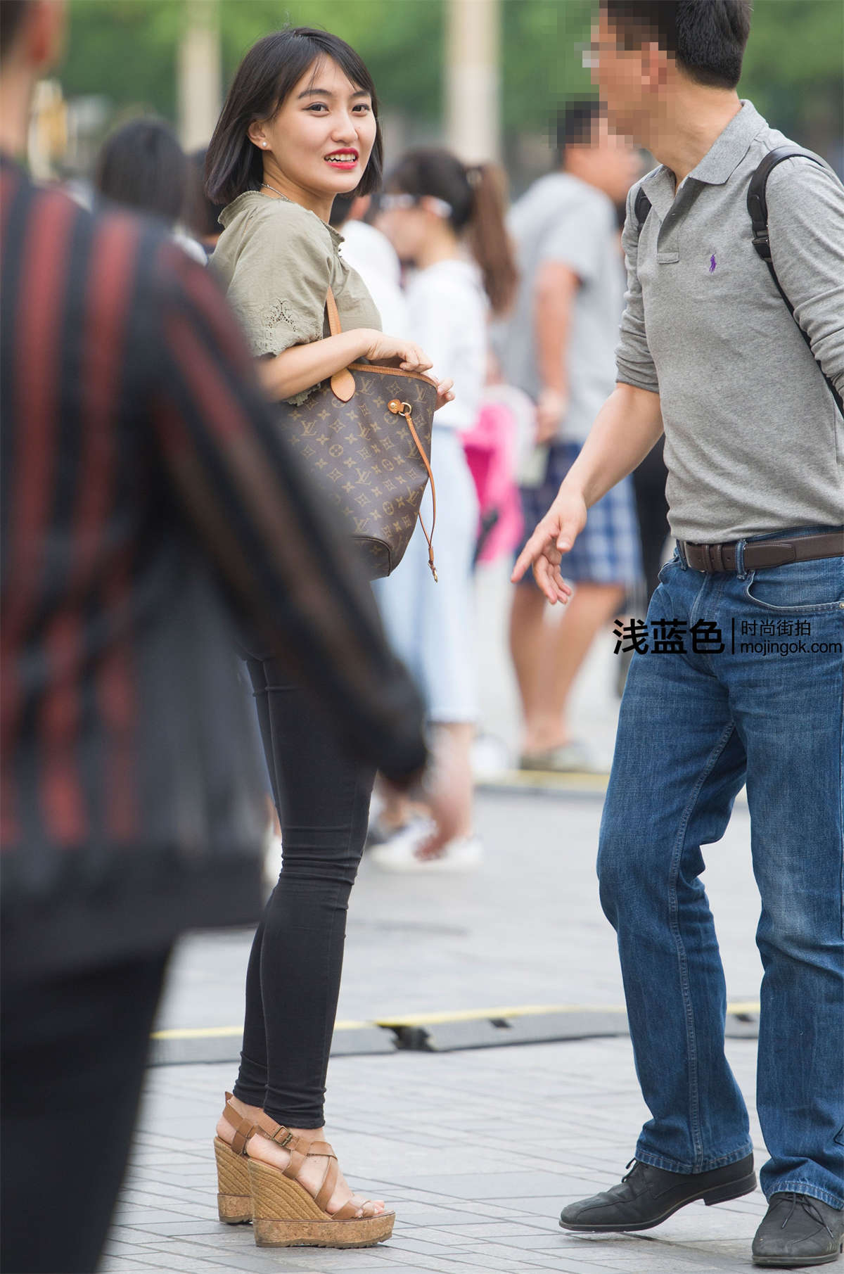 黑紧裤 大长腿（22p）-日更街拍