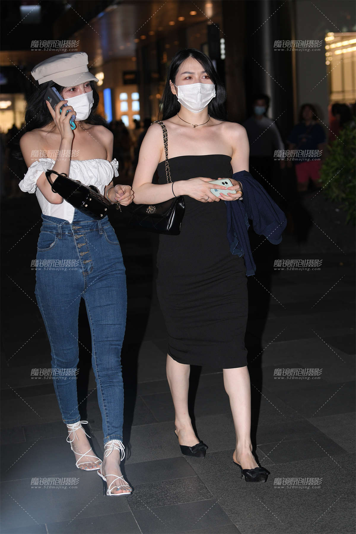 抹胸紧牛闺蜜~-日更街拍