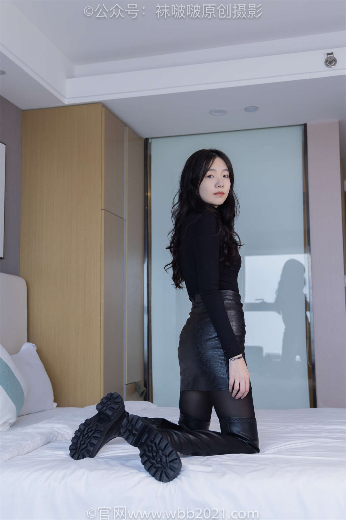 袜啵啵 No.501 小甜豆-短靴、长靴、厚黑丝 花絮版-日更街拍