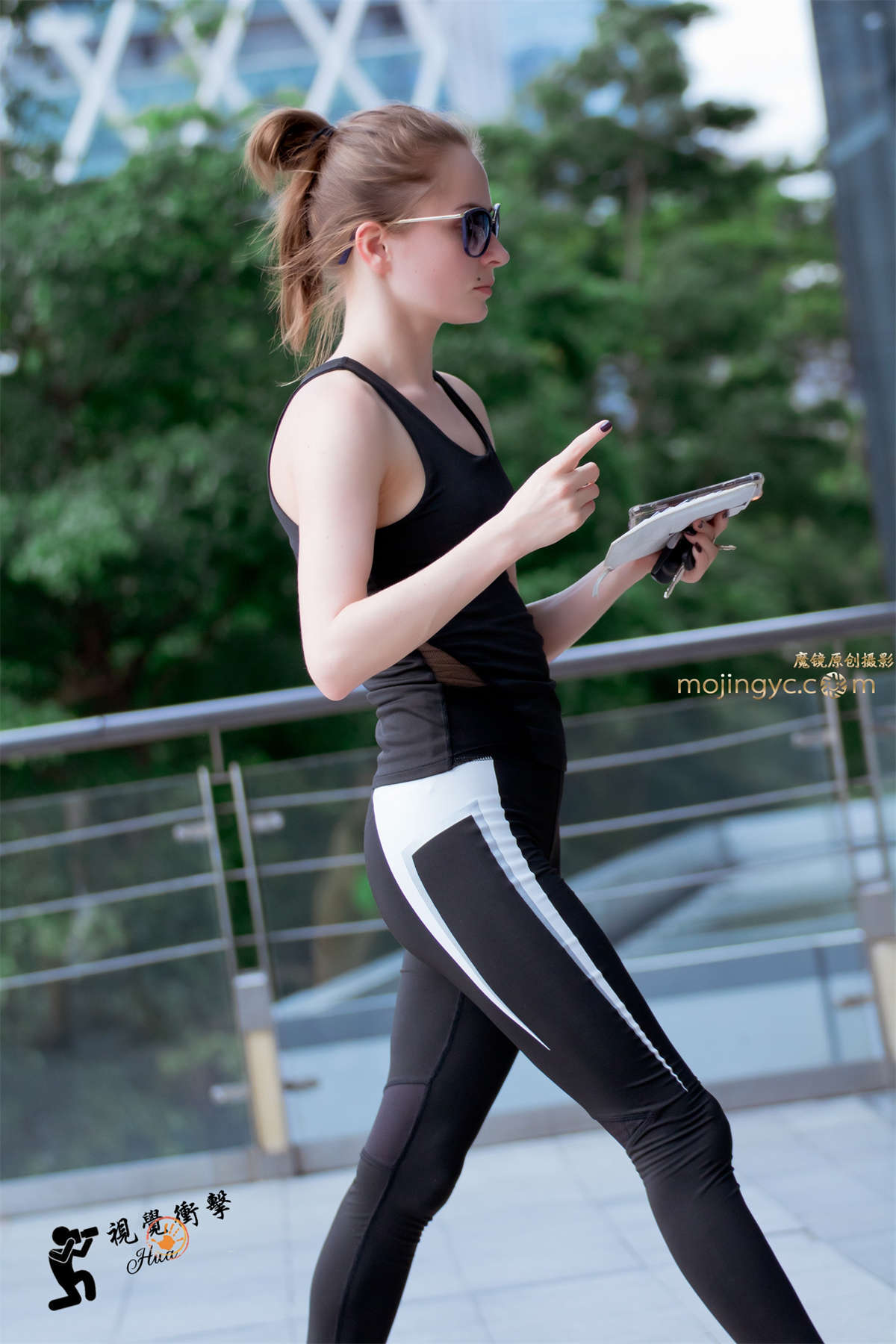 小T内 紧身裤美眉-日更街拍