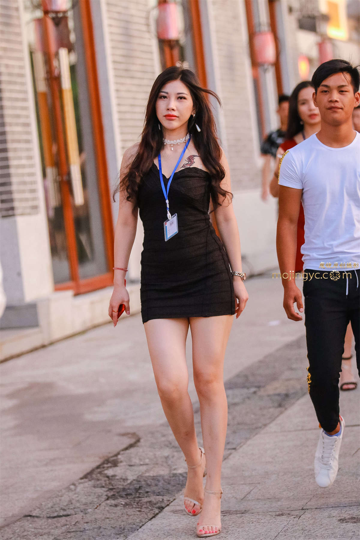 性感的丰臀美少妇-日更街拍