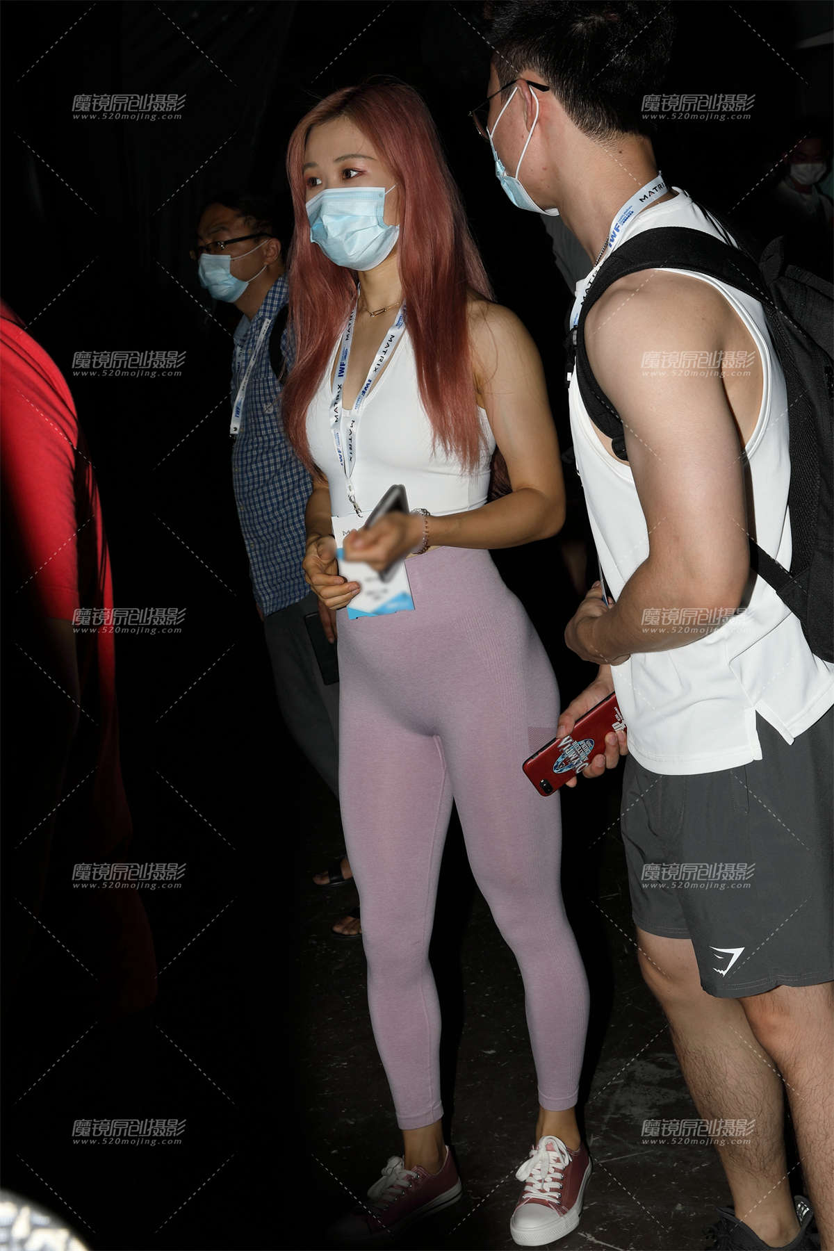 【欧阳赛贴】粉红紧身裤-日更街拍