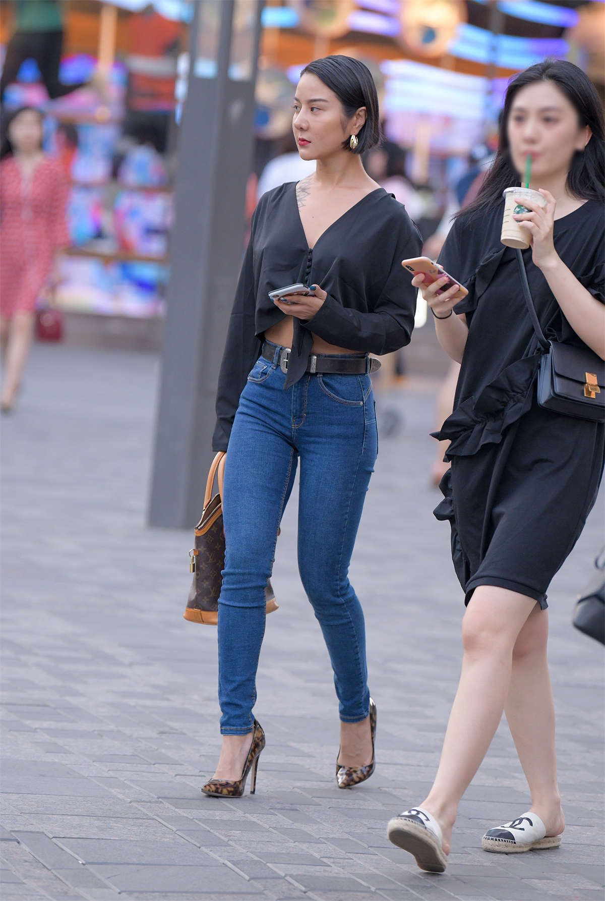 【红石赛帖】性感牛仔美女-日更街拍