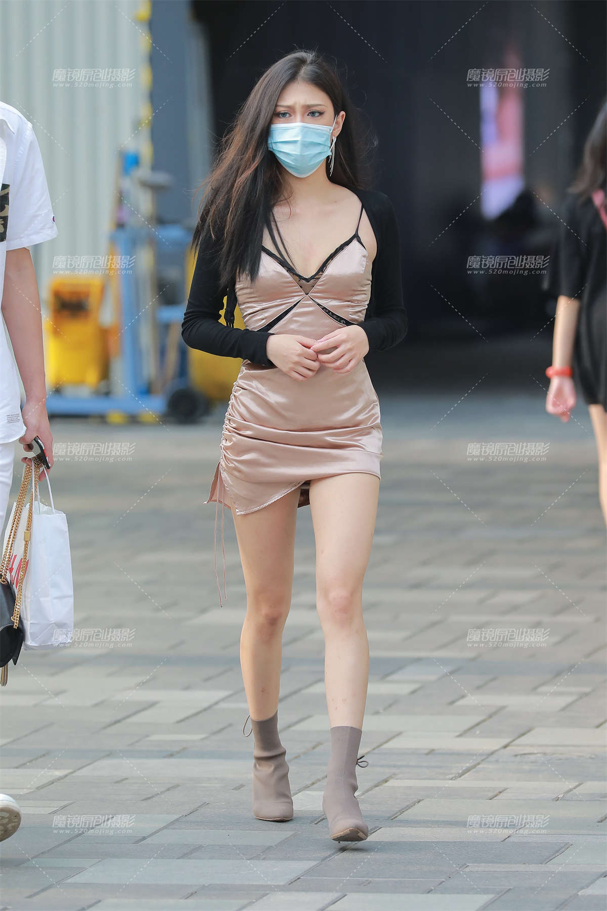 图片[2]-长腿漂亮美女-日更街拍