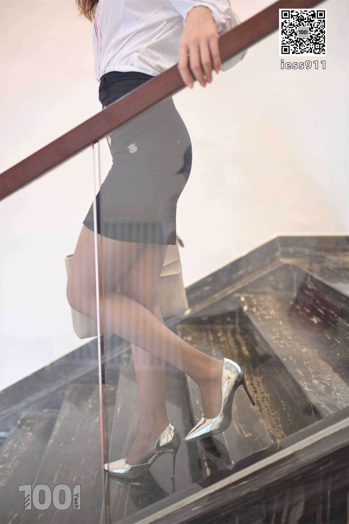 IESS异思趣向 一千零一夜011 OL下班后去健身-日更街拍