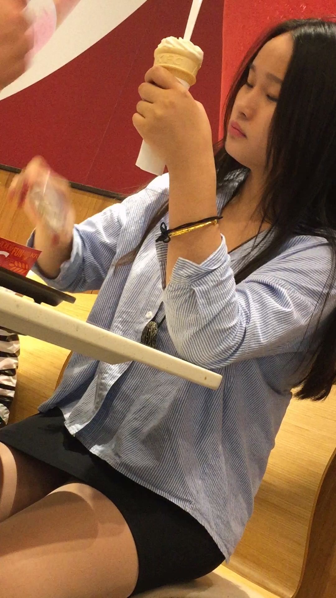 肉丝高跟MM-日更街拍