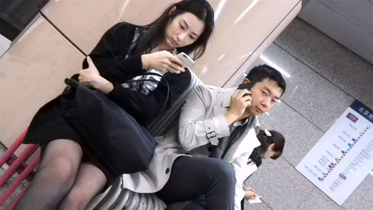 图片[2]-丝袜美女美腿-日更街拍