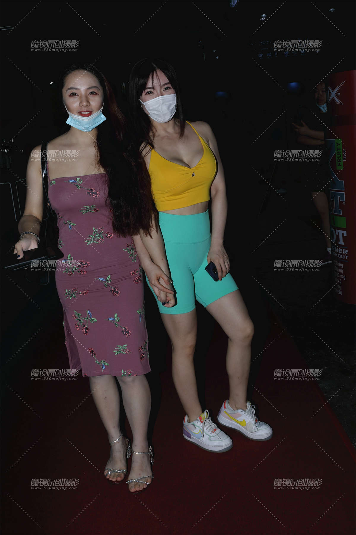 【欧阳赛贴】好身材的姐妹花-日更街拍