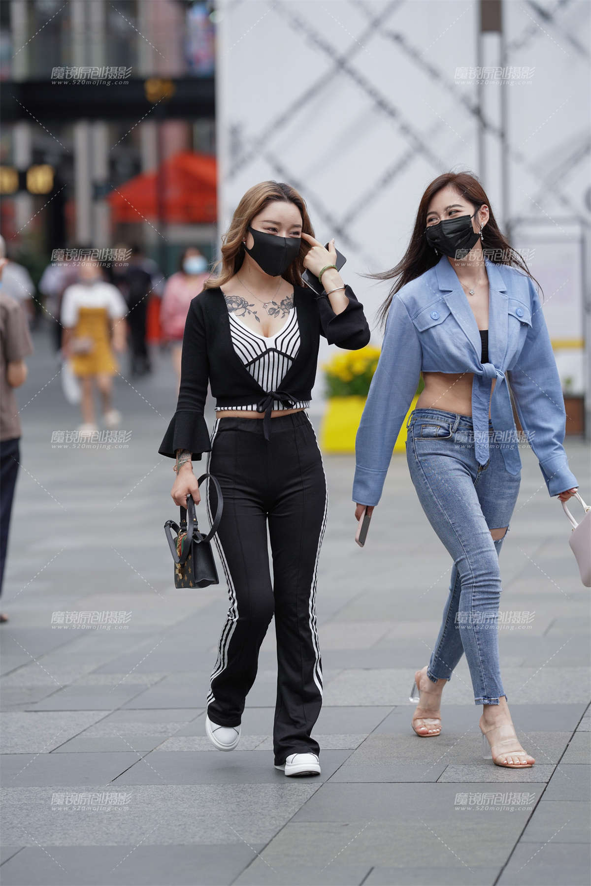 【凯恩赛贴】肉嘟嘟的翘臀紧牛美眉-日更街拍