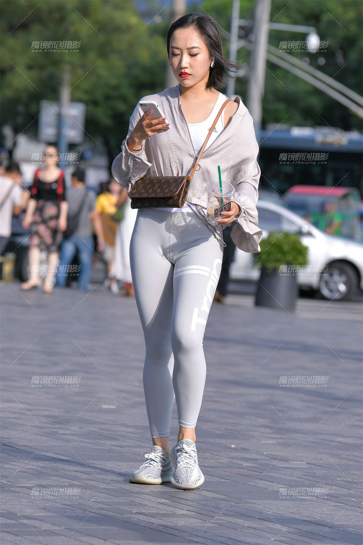 【红石赛帖】性感瑜伽裤美女-日更街拍