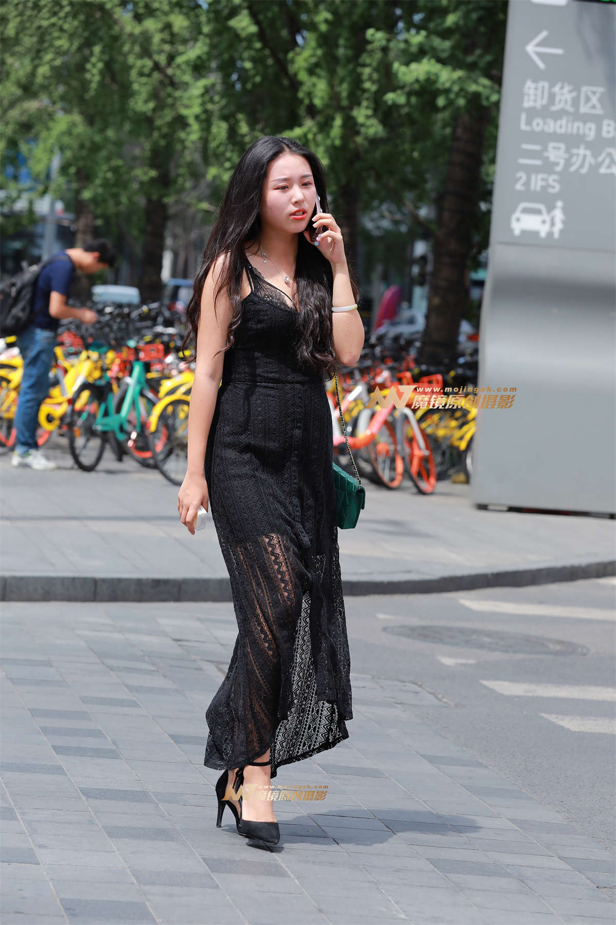 【视觉冲击赛帖】性感吊带连体裙淑女-日更街拍