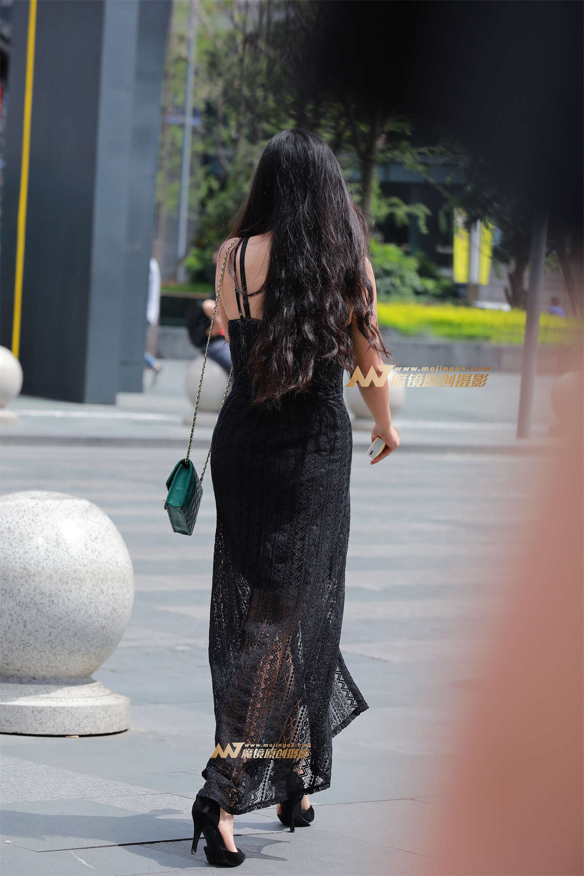 图片[2]-【视觉冲击赛帖】性感吊带连体裙淑女-日更街拍