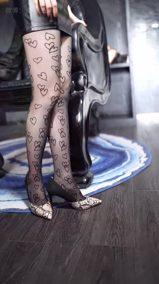 图片[2]-kittyWawa袜小喵 视频 KT209-日更街拍