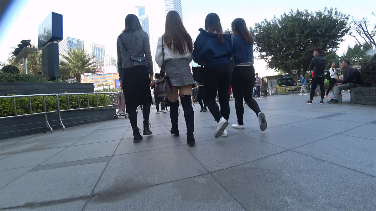 图片[2]-性感美腿小姐姐-日更街拍