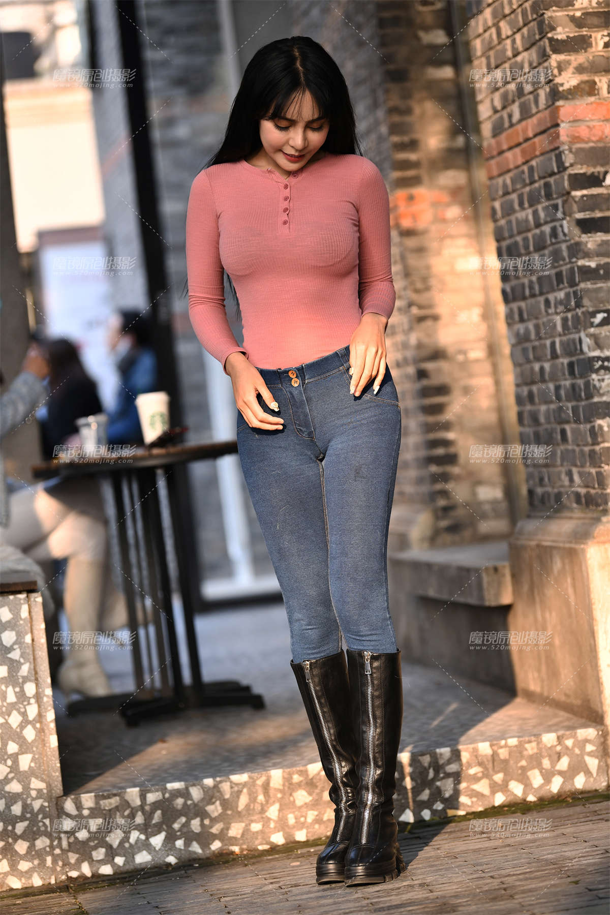 (补档)长腿大眼妖娆妹-日更街拍