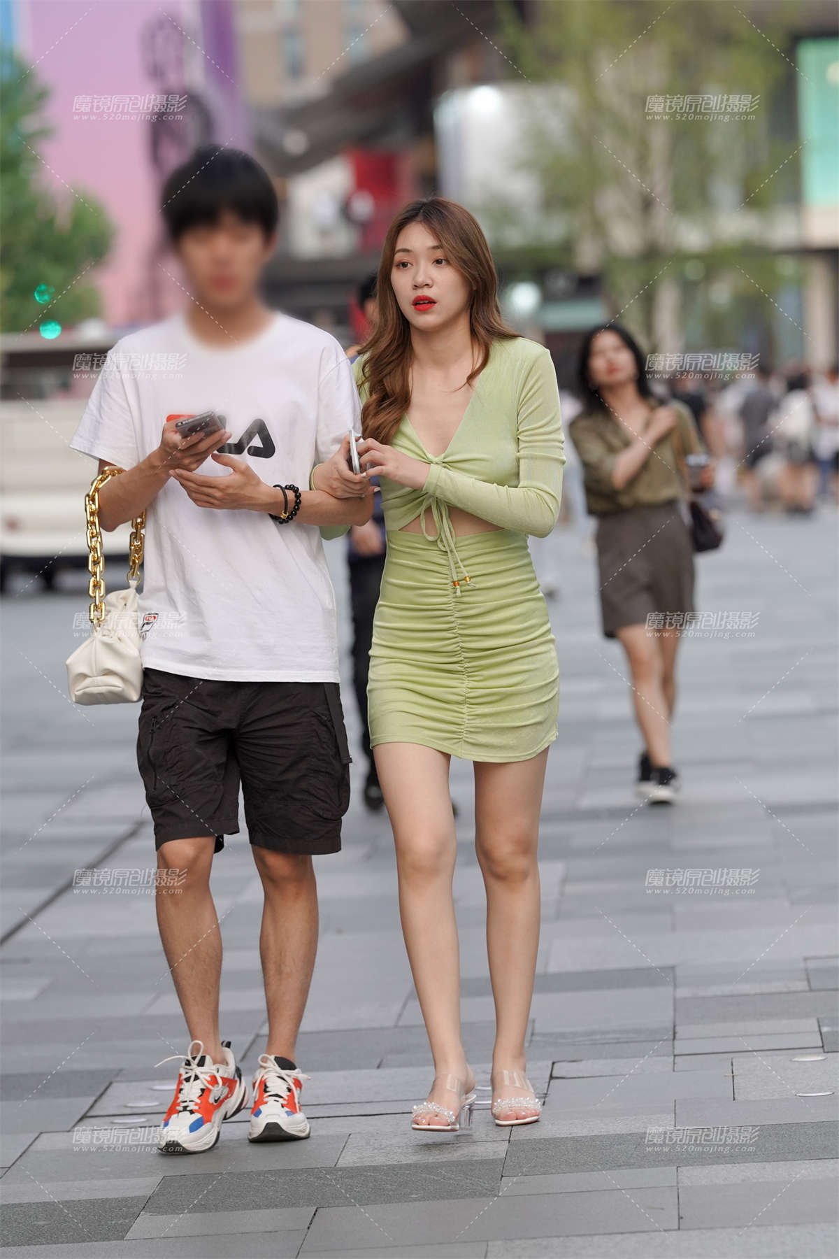 漂亮女友-日更街拍