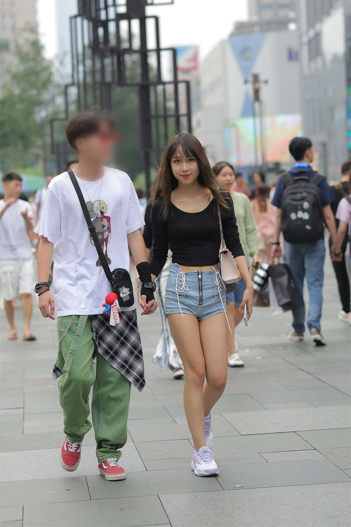 热裤女孩-日更街拍