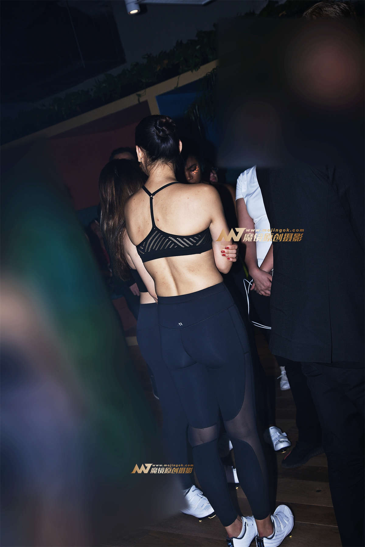 图片[2]-黑色紧身裤-日更街拍