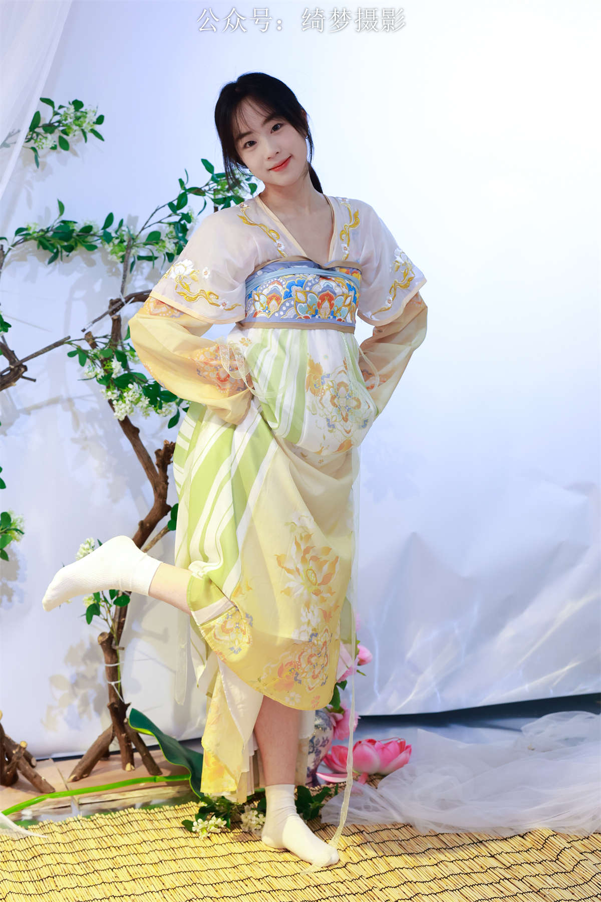 图片[2]-绮梦传媒 No.0007期 Aubrey （精选视频版）-日更街拍