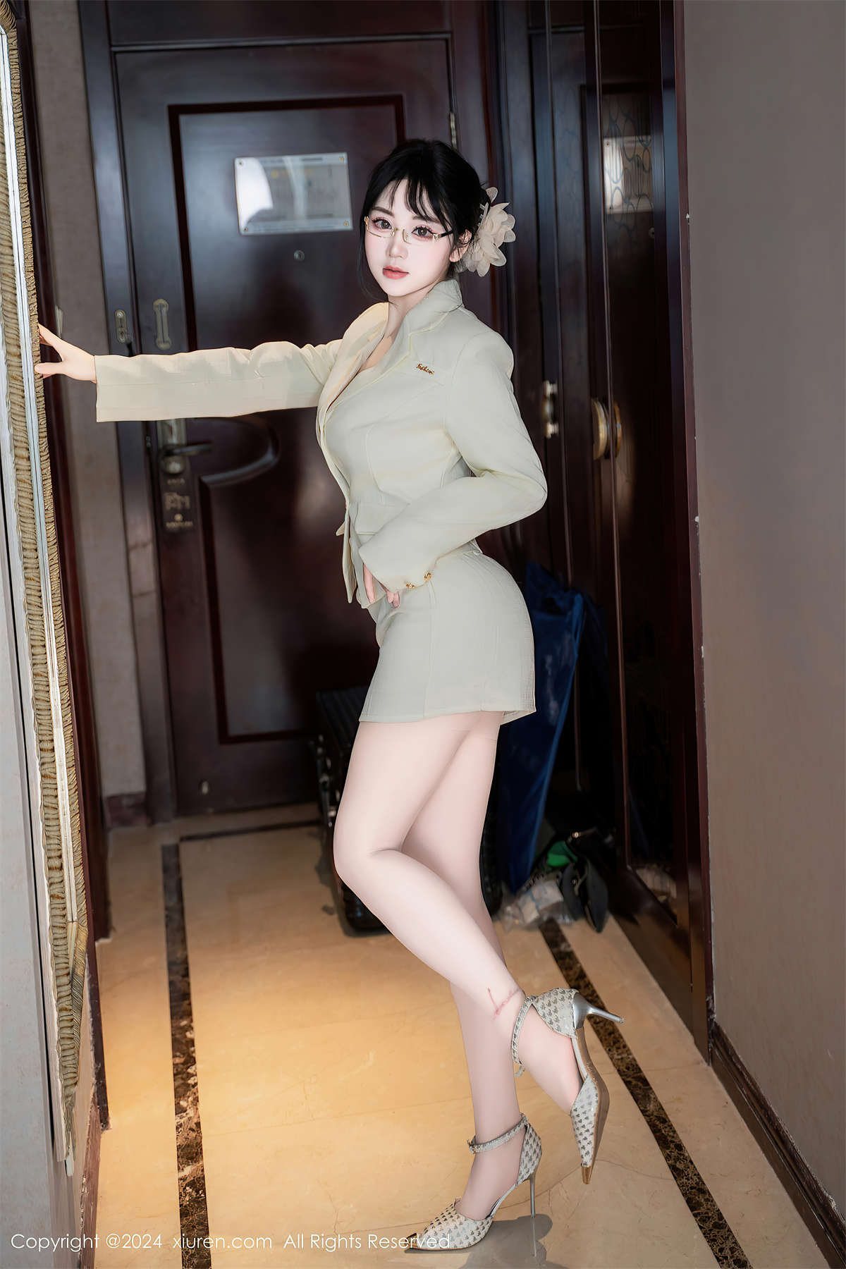Xiuren秀人网 2024.06.18 NO.8717 汐汐爱吃草莓-日更街拍