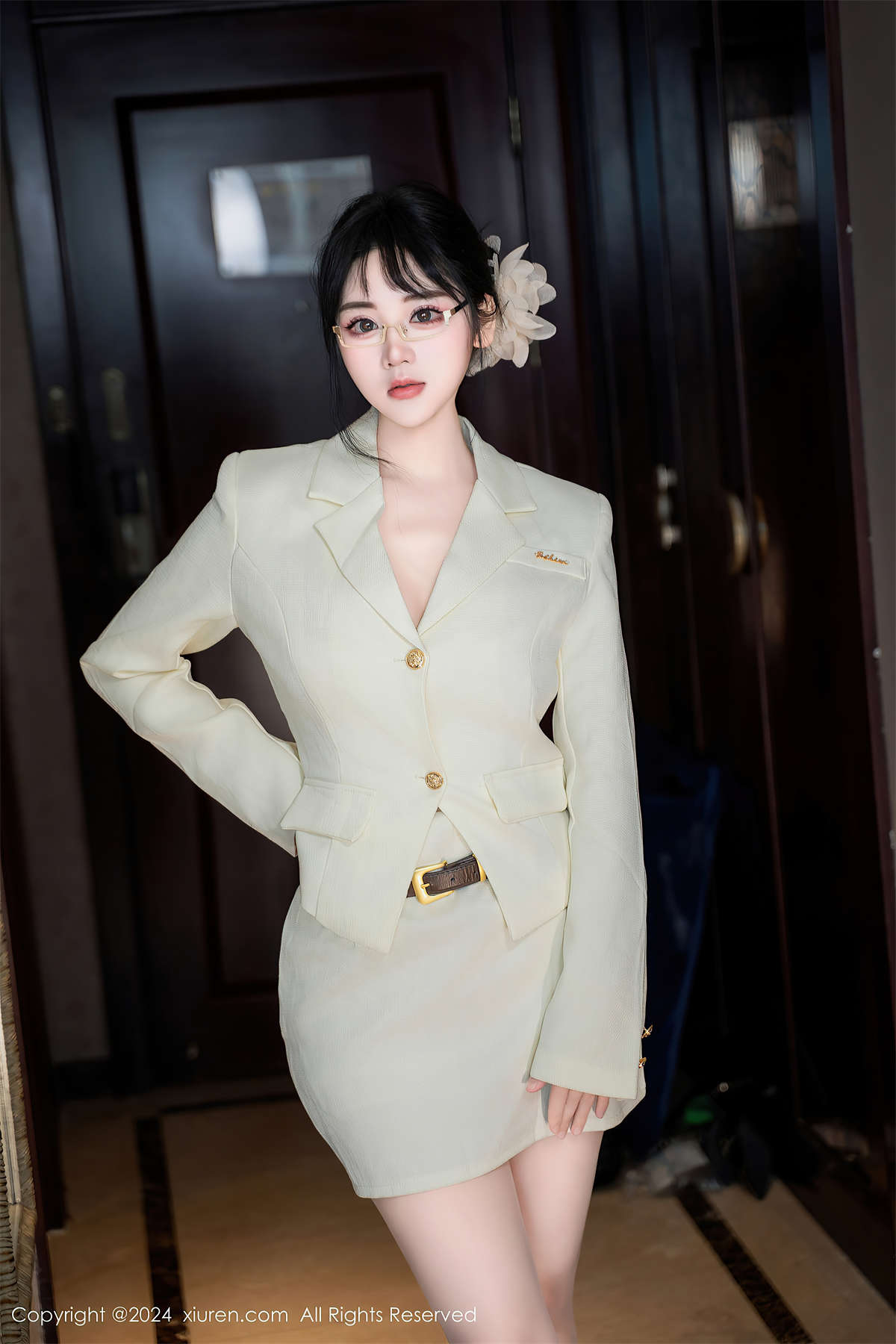 图片[2]-Xiuren秀人网 2024.06.18 NO.8717 汐汐爱吃草莓-日更街拍