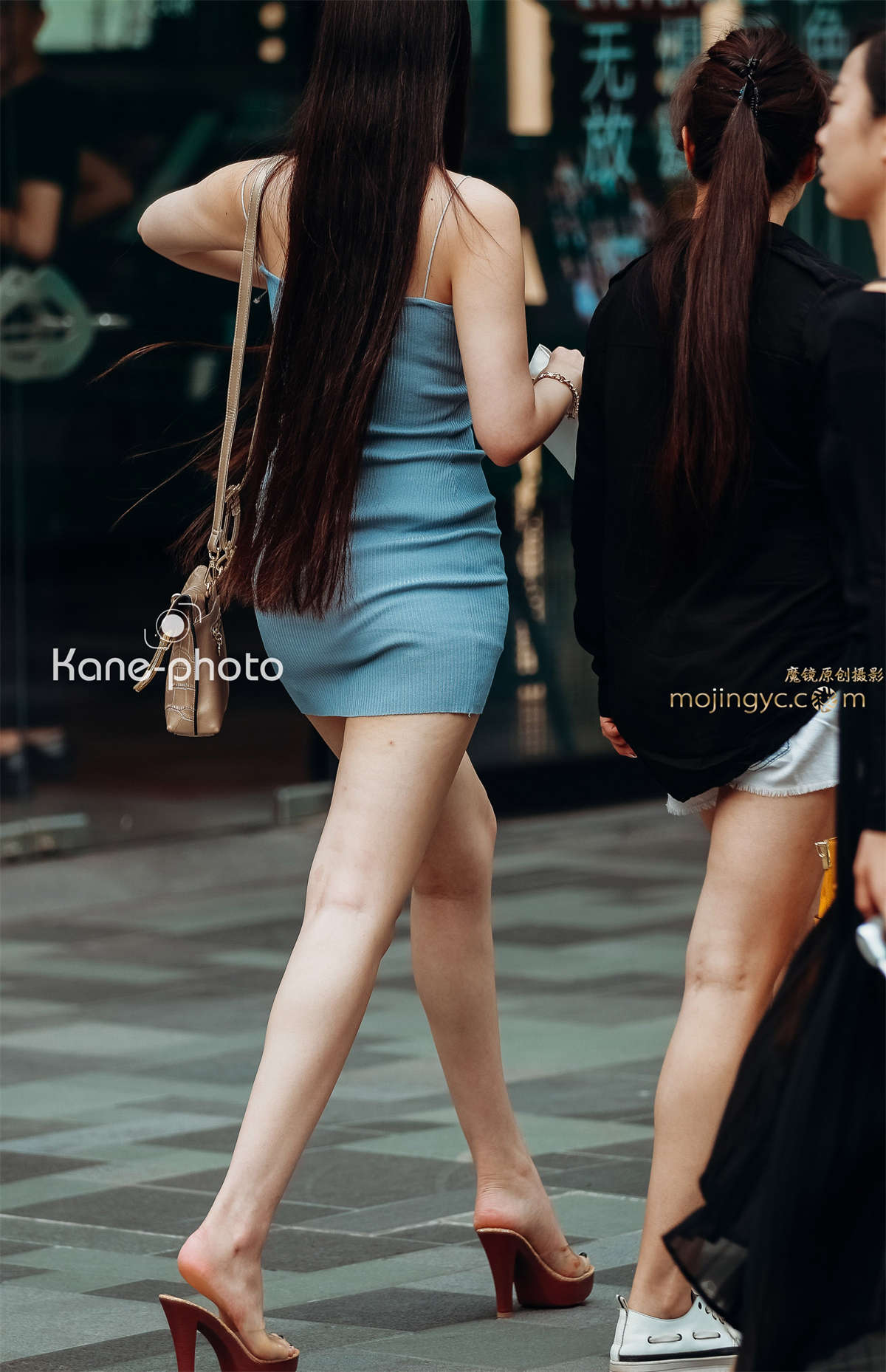 图片[2]-高挑妩媚的女人-日更街拍