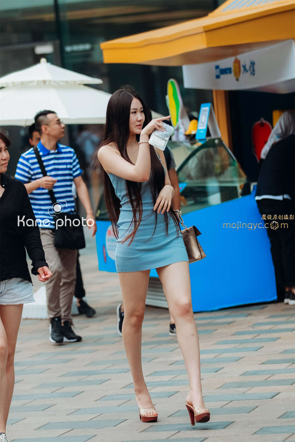 高挑妩媚的女人-日更街拍