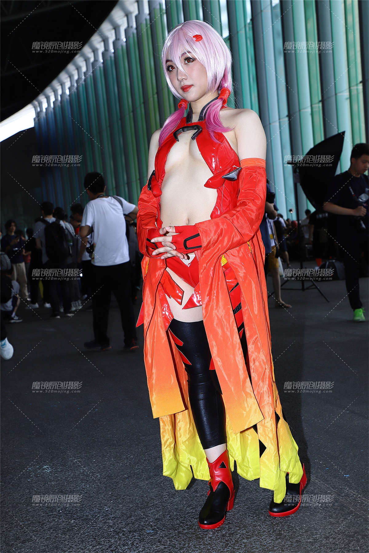 红衣coser-日更街拍