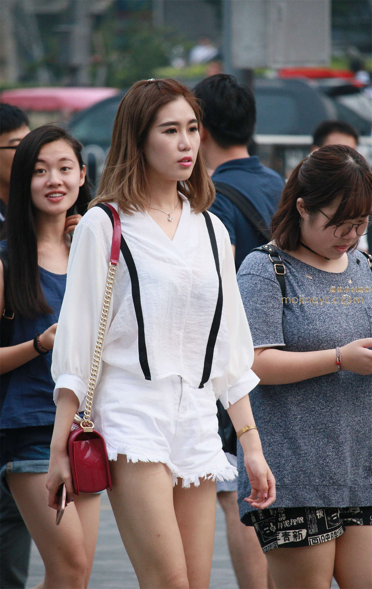 图片[2]-热裤美腿-自信才是魅力美眉-日更街拍