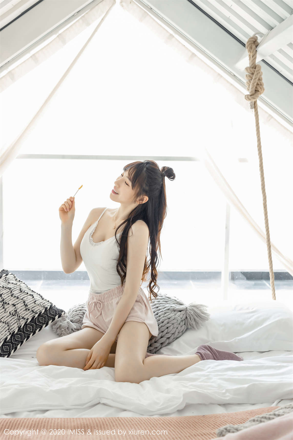 图片[2]-IMiss爱蜜社 2020.04.07 VOL.457 Lynn刘奕宁-日更街拍